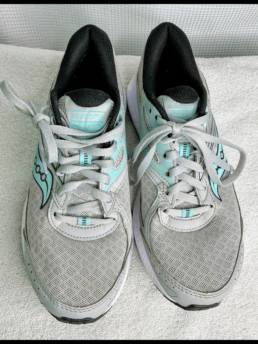 Saucony Women’s Running Shoes in Light Gray with Aqua Accents